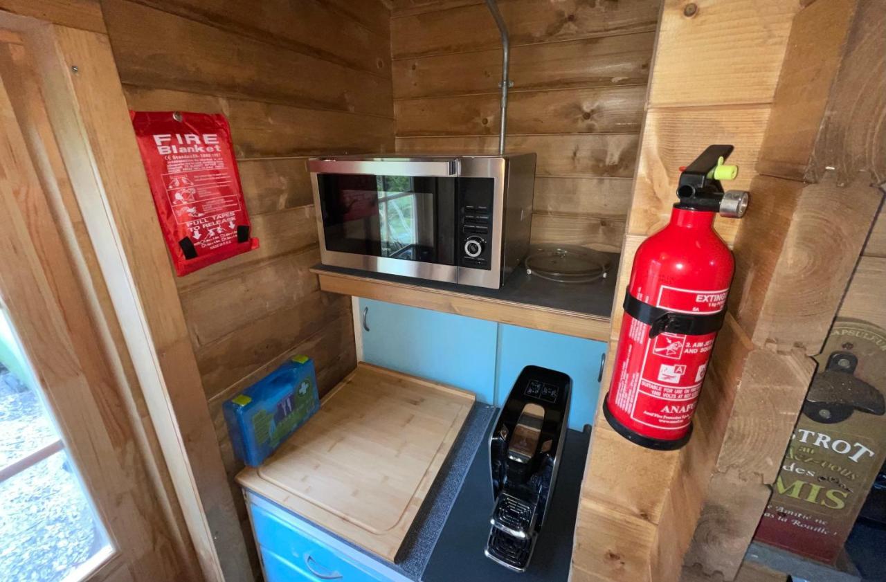 Retro Private Lodge With Hot Tub Nr Dartmoor 뉴턴애벗 외부 사진