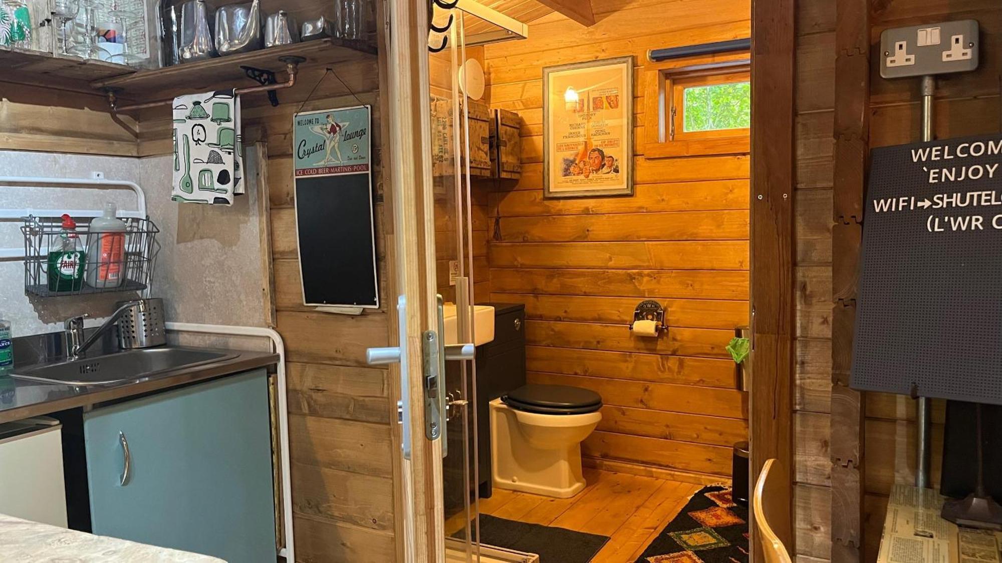 Retro Private Lodge With Hot Tub Nr Dartmoor 뉴턴애벗 외부 사진